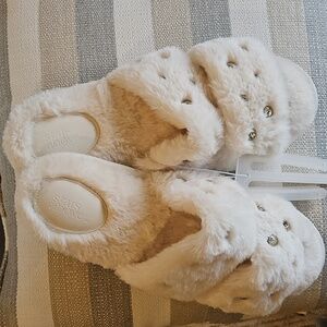NWOT Fuzzy Cream Slippers with Rhinestones